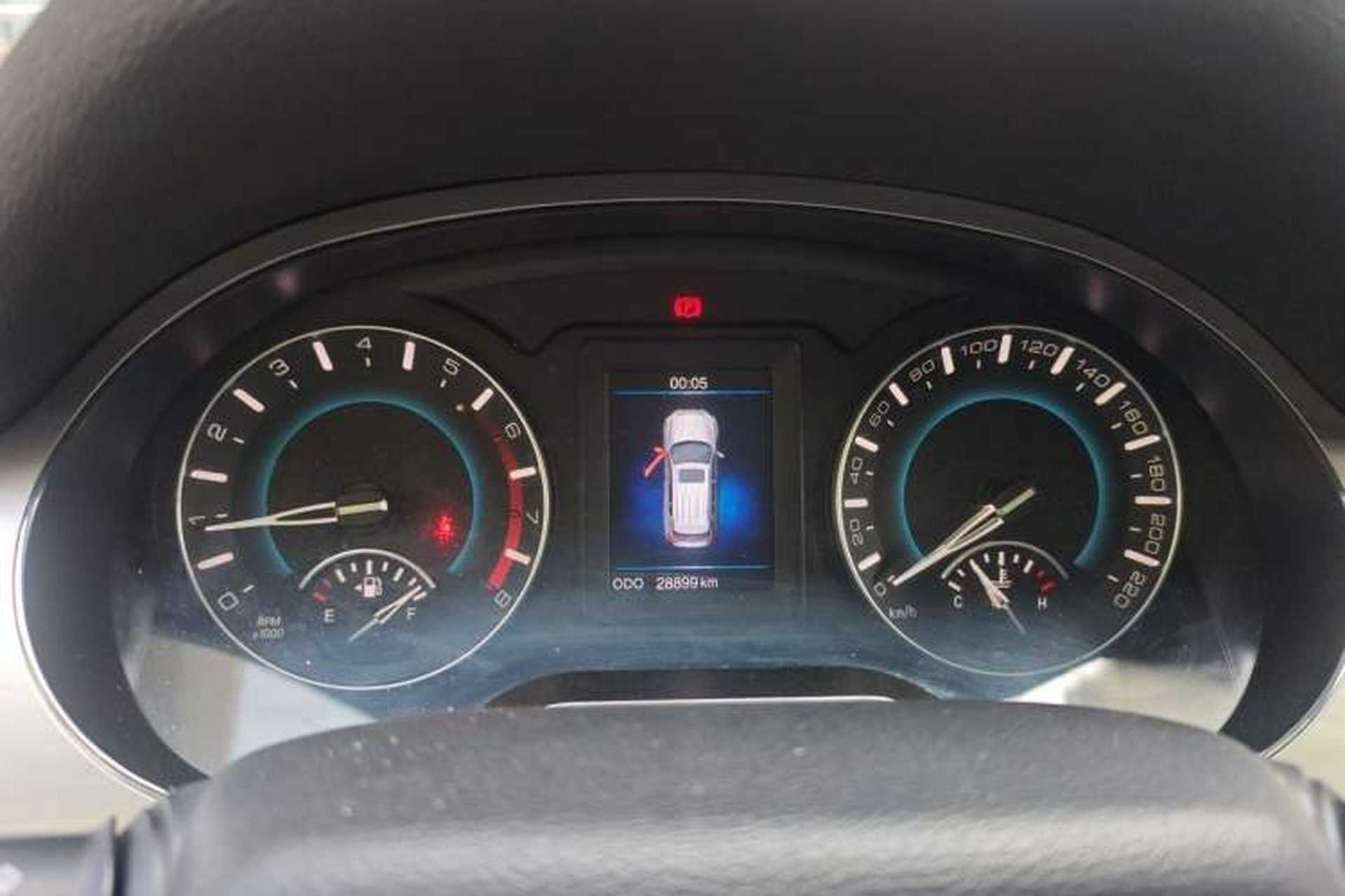 Used Haval H2 2014 1.5T Manual Two-Wheel Drive Elite Edition Instrument Cluster