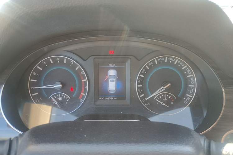 Used Haval H2 2014 1.5T Manual Two-Wheel Drive Elite Edition Instrument Cluster