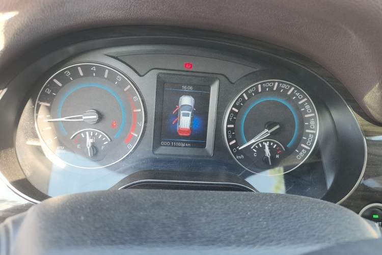 Used Haval H2 2014 1.5T Manual Two-Wheel Drive Elite Edition Instrument Cluster
