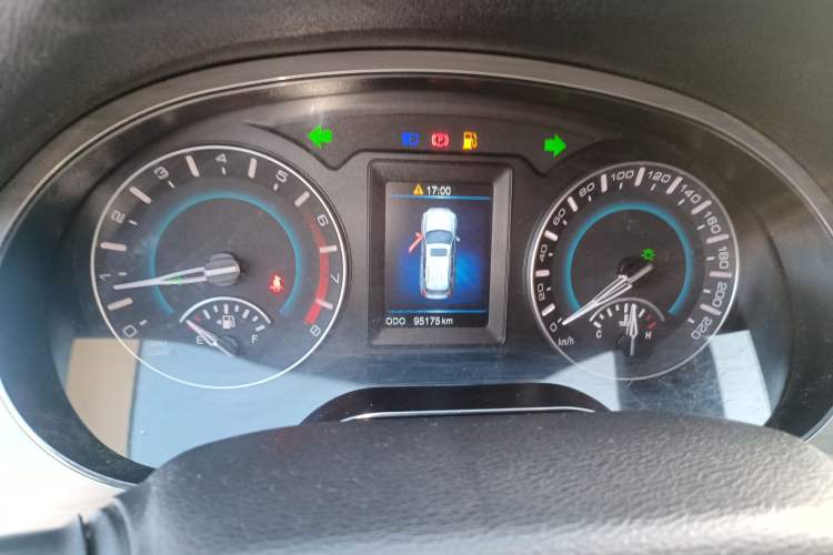 Used Haval H2 2014 1.5T Manual Two-Wheel Drive Elite Edition Instrument Cluster