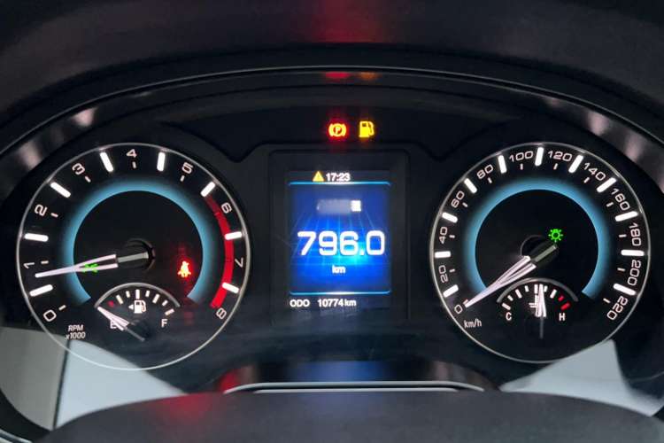 Used Haval H2 2014 1.5T Manual Two-Wheel Drive Elite Edition Instrument Cluster