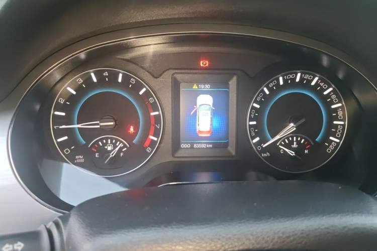 Used Haval H2 2014 1.5T Manual Two-Wheel Drive Elite Edition Instrument Cluster