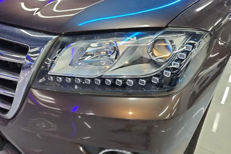 Used Haval H2 2014 1.5T Manual Two-Wheel Drive Elite Edition Left Front Headlight