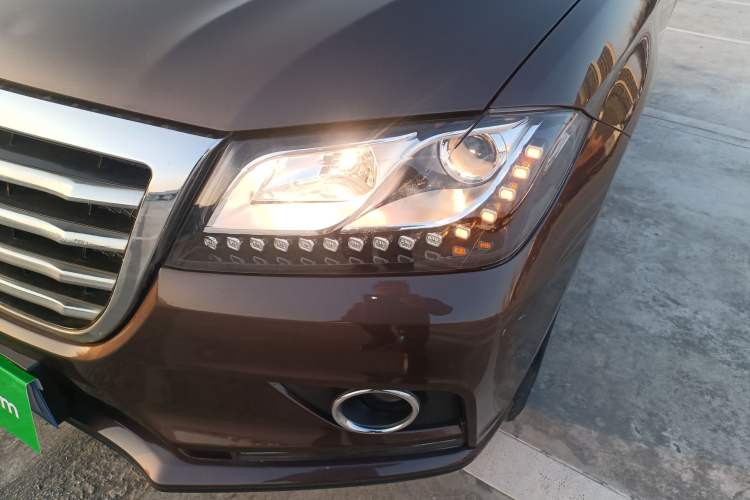 Used Haval H2 2014 1.5T Manual Two-Wheel Drive Elite Edition Left Front Headlight