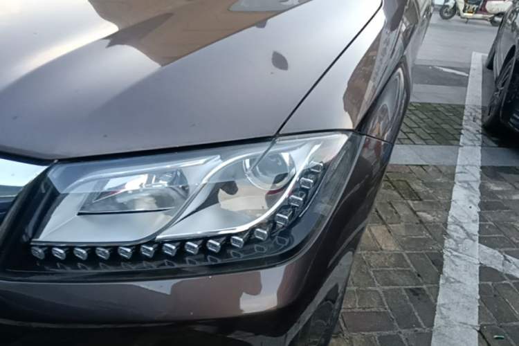 Used Haval H2 2014 1.5T Manual Two-Wheel Drive Elite Edition Left Front Headlight
