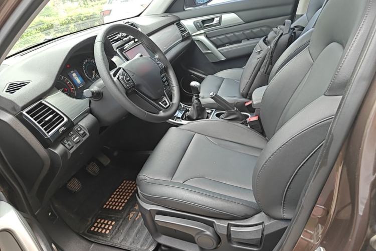 Used Haval H2 2014 1.5T Manual Two-Wheel Drive Elite Edition Left Front Seat