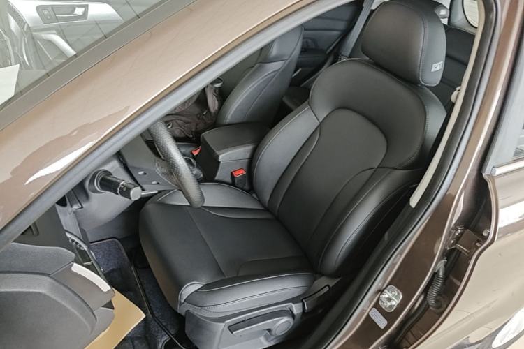 Used Haval H2 2014 1.5T Manual Two-Wheel Drive Elite Edition Left Front Seat