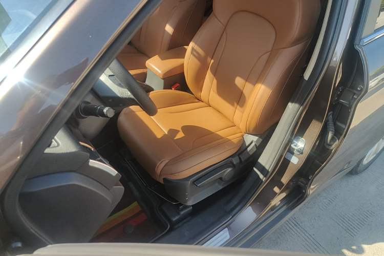 Used Haval H2 2014 1.5T Manual Two-Wheel Drive Elite Edition Left Front Seat