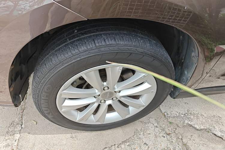 Used Haval H2 2014 1.5T Manual Two-Wheel Drive Elite Edition Left Front Wheel Hub