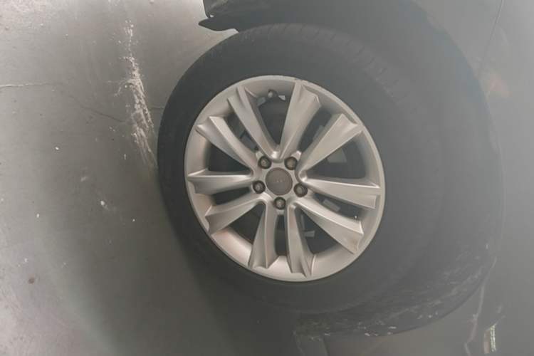 Used Haval H2 2014 1.5T Manual Two-Wheel Drive Prestige Edition Left Front Wheel Hub