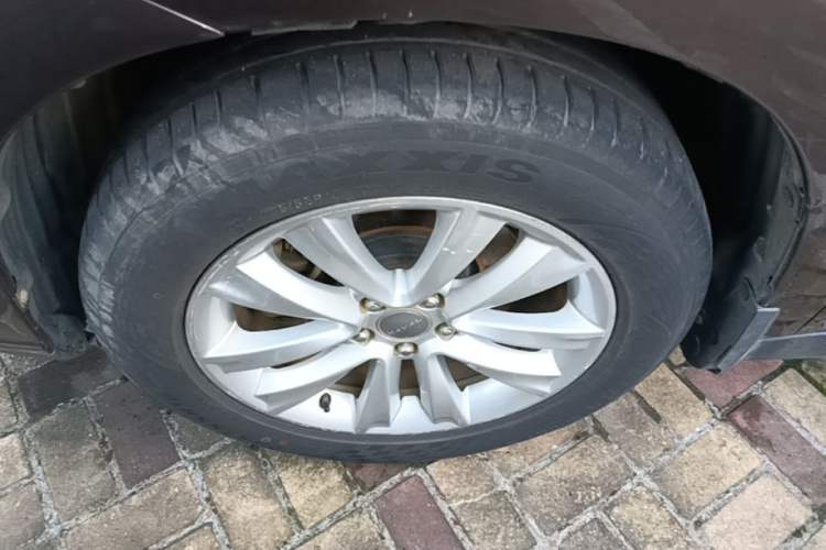 Used Haval H2 2014 1.5T Manual Two-Wheel Drive Elite Edition Left Front Wheel Hub