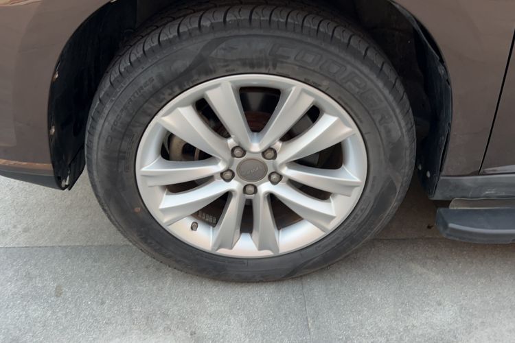 Used Haval H2 2014 1.5T Manual Two-Wheel Drive Elite Edition Left Front Wheel Hub