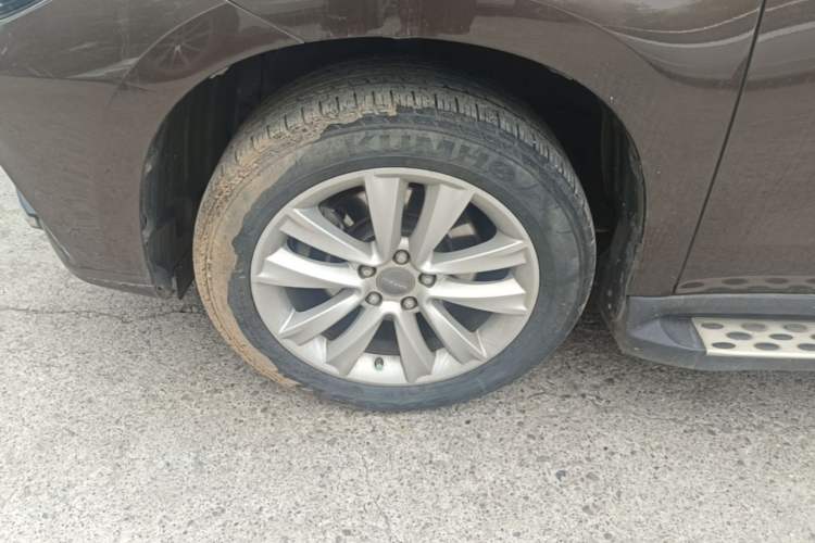 Used Haval H2 2014 1.5T Manual Two-Wheel Drive Elite Edition Left Front Wheel Hub