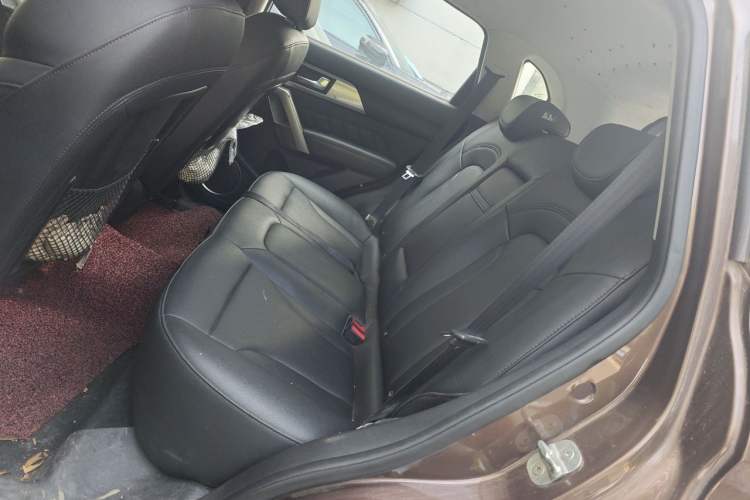 Used Haval H2 2014 1.5T Manual Two-Wheel Drive Elite Edition Left Rear Seat