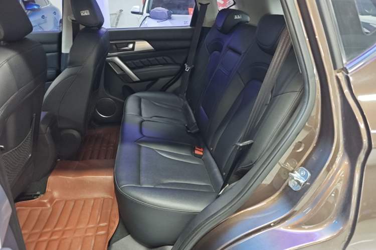 Used Haval H2 2014 1.5T Manual Two-Wheel Drive Elite Edition Left Rear Seat