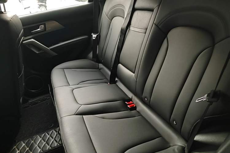 Used Haval H2 2014 1.5T Manual Two-Wheel Drive Prestige Edition Left Rear Seat
