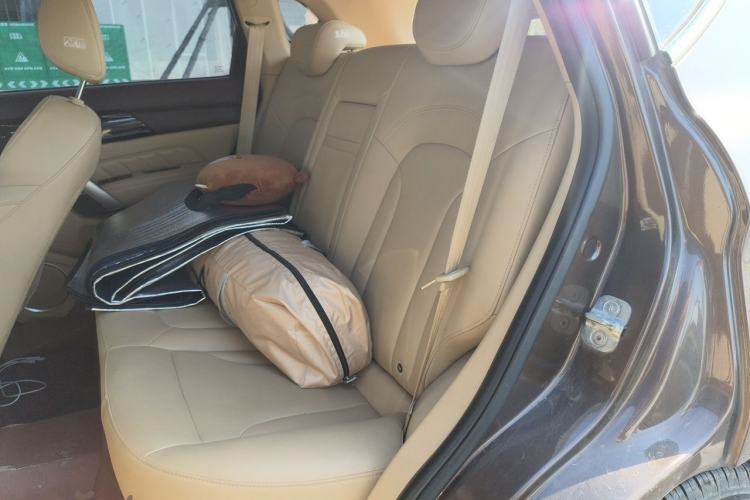 Used Haval H2 2014 1.5T Manual Two-Wheel Drive Elite Edition Left Rear Seat