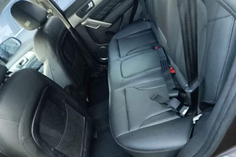 Used Haval H2 2014 1.5T Manual Two-Wheel Drive Elite Edition Left Rear Seat