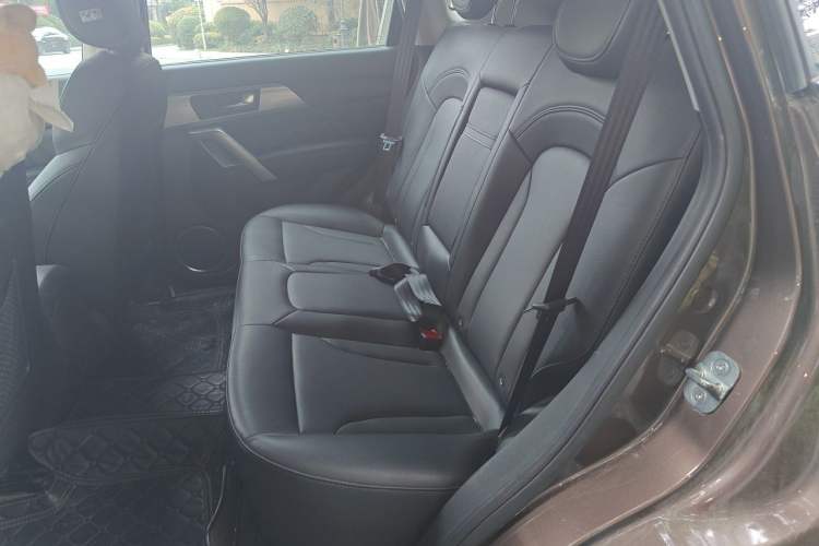 Used Haval H2 2014 1.5T Manual Two-Wheel Drive Elite Edition Left Rear Seat