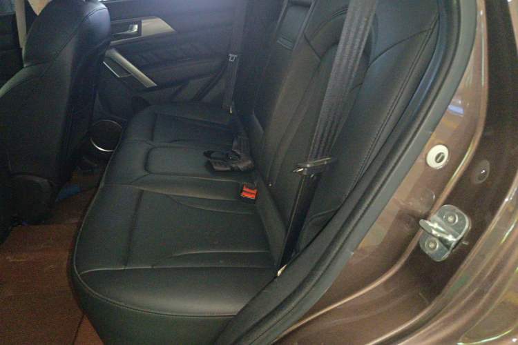 Used Haval H2 2014 1.5T Manual Two-Wheel Drive Elite Edition Left Rear Seat