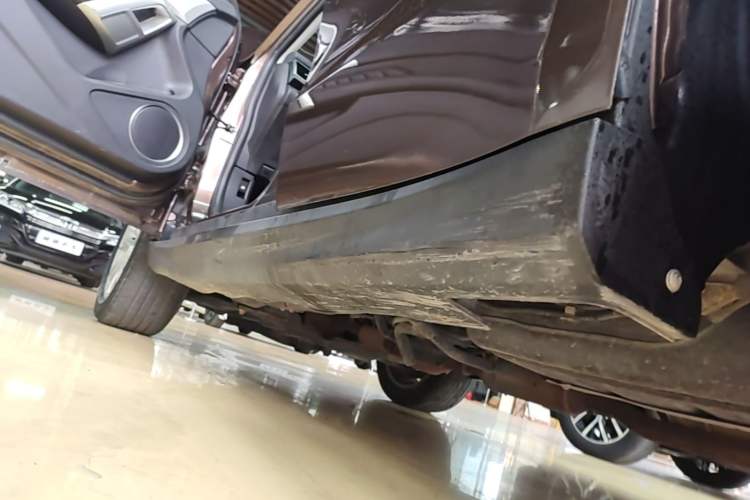 Used Haval H2 2014 1.5T Manual Two-Wheel Drive Prestige Edition Left Side Sill