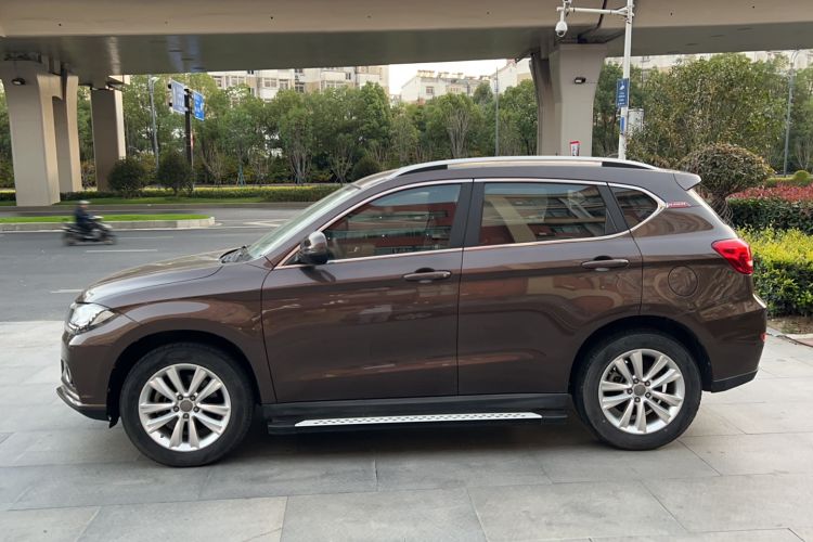 Used Haval H2 2014 1.5T Manual Two-Wheel Drive Elite Edition Left Side