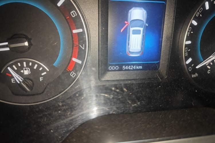Used Haval H2 2014 1.5T Manual Two-Wheel Drive Elite Edition Odometer Close Up