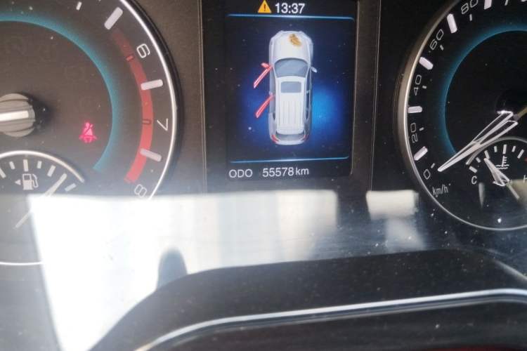 Used Haval H2 2014 1.5T Manual Two-Wheel Drive Elite Edition Odometer Close Up