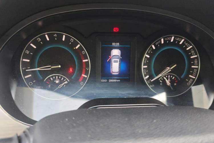 Used Haval H2 2014 1.5T Manual Two-Wheel Drive Elite Edition Odometer Close Up