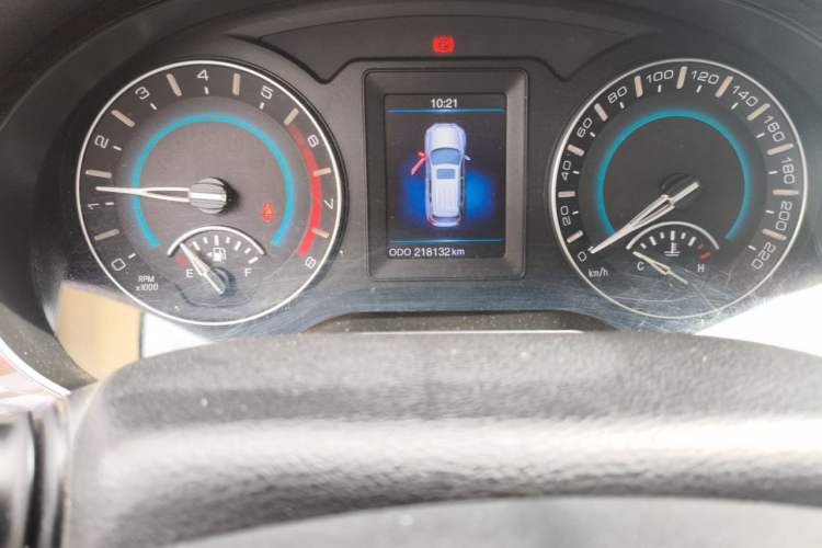 Used Haval H2 2014 1.5T Manual Two-Wheel Drive Elite Edition Odometer Close Up