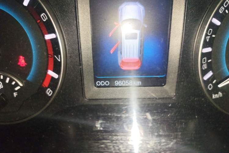 Used Haval H2 2014 1.5T Manual Two-Wheel Drive Elite Edition Odometer Close Up
