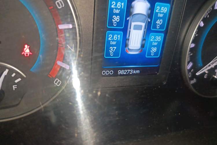 Used Haval H2 2014 1.5T Manual Two-Wheel Drive Elite Edition Odometer Close Up