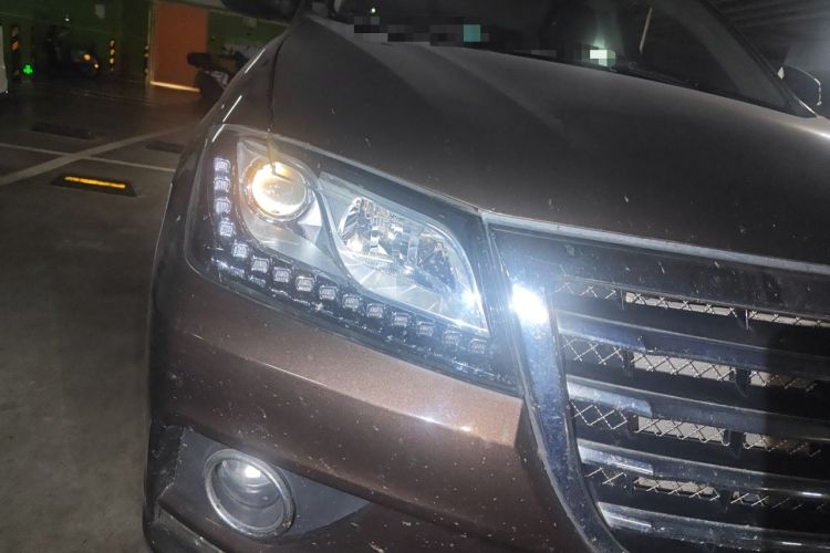 Used Haval H2 2014 1.5T Manual Two-Wheel Drive Elite Edition Right Front Headlight