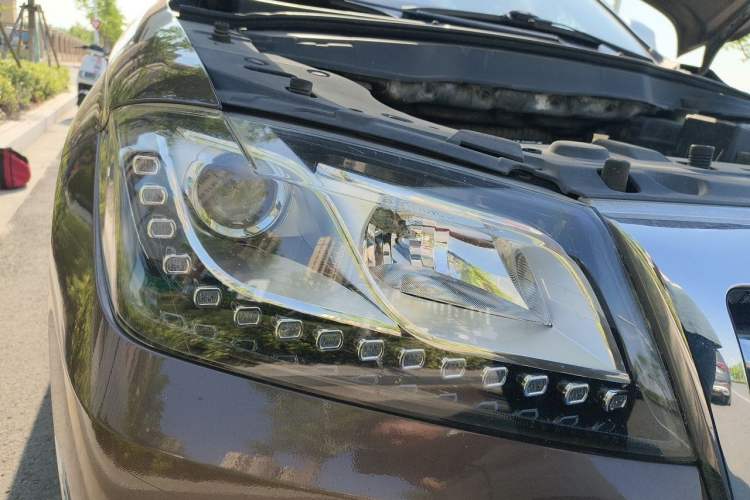 Used Haval H2 2014 1.5T Manual Two-Wheel Drive Elite Edition Right Front Headlight