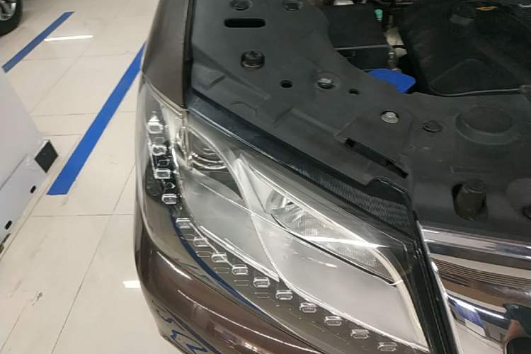 Used Haval H2 2014 1.5T Manual Two-Wheel Drive Elite Edition Right Front Headlight