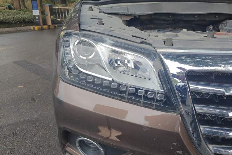 Used Haval H2 2014 1.5T Manual Two-Wheel Drive Elite Edition Right Front Headlight