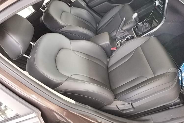 Used Haval H2 2014 1.5T Manual Two-Wheel Drive Elite Edition Right Front Seat