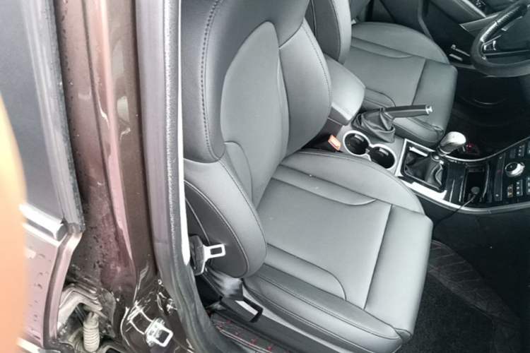 Used Haval H2 2014 1.5T Manual Two-Wheel Drive Elite Edition Right Front Seat