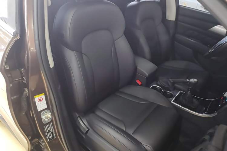 Used Haval H2 2014 1.5T Manual Two-Wheel Drive Prestige Edition Right Front Seat