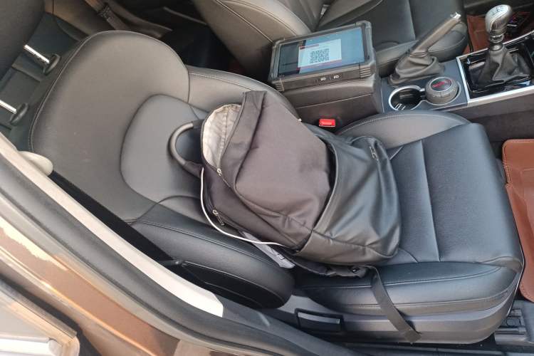 Used Haval H2 2014 1.5T Manual Two-Wheel Drive Elite Edition Right Front Seat