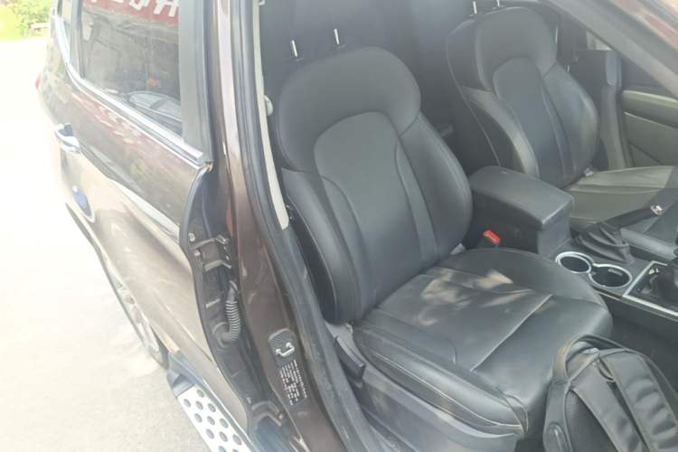 Used Haval H2 2014 1.5T Manual Two-Wheel Drive Elite Edition Right Front Seat