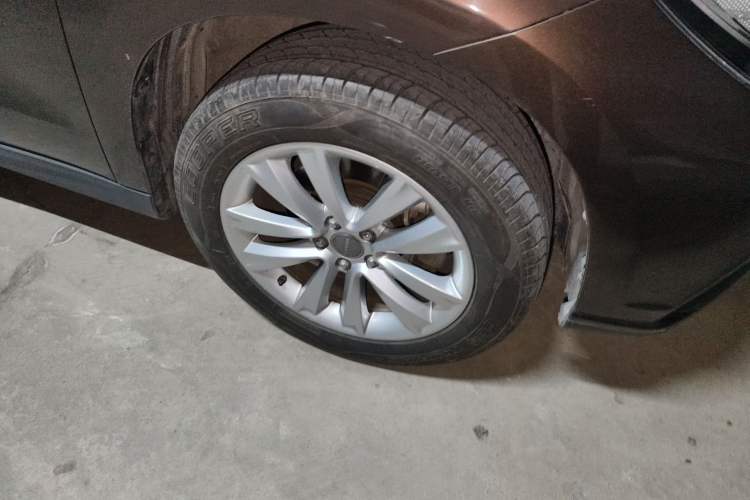 Used Haval H2 2014 1.5T Manual Two-Wheel Drive Prestige Edition Right Front Wheel Hub