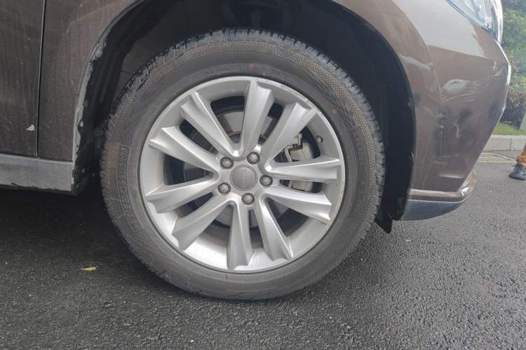 Used Haval H2 2014 1.5T Manual Two-Wheel Drive Elite Edition Right Front Wheel Hub