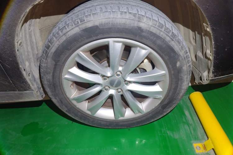 Used Haval H2 2014 1.5T Manual Two-Wheel Drive Elite Edition Right Front Wheel Hub