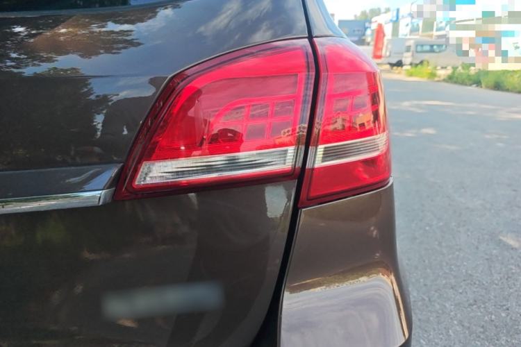 Used Haval H2 2014 1.5T Manual Two-Wheel Drive Prestige Edition Right Rear Taillight