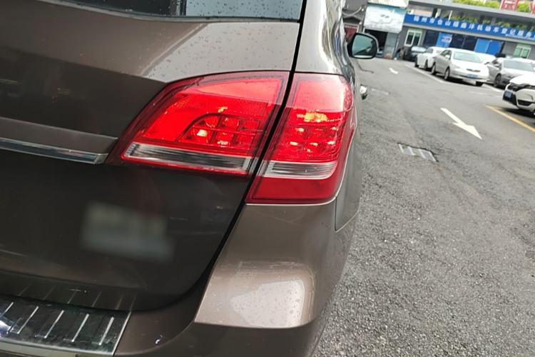 Used Haval H2 2014 1.5T Manual Two-Wheel Drive Prestige Edition Right Rear Taillight