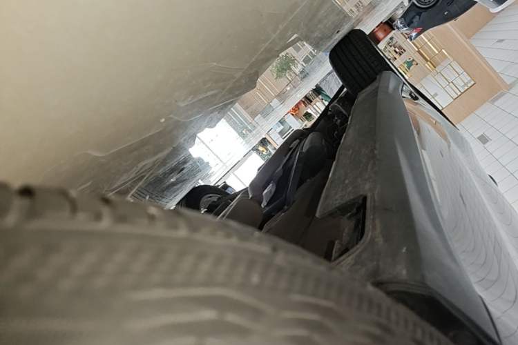 Used Haval H2 2014 1.5T Manual Two-Wheel Drive Elite Edition Right Side Sill