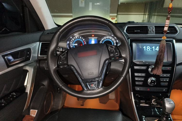 Used Haval H2 2014 1.5T Manual Two-Wheel Drive Prestige Edition Steering Wheel