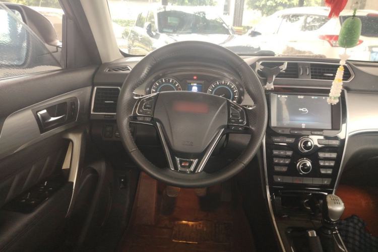 Used Haval H2 2014 1.5T Manual Two-Wheel Drive Elite Edition Steering Wheel