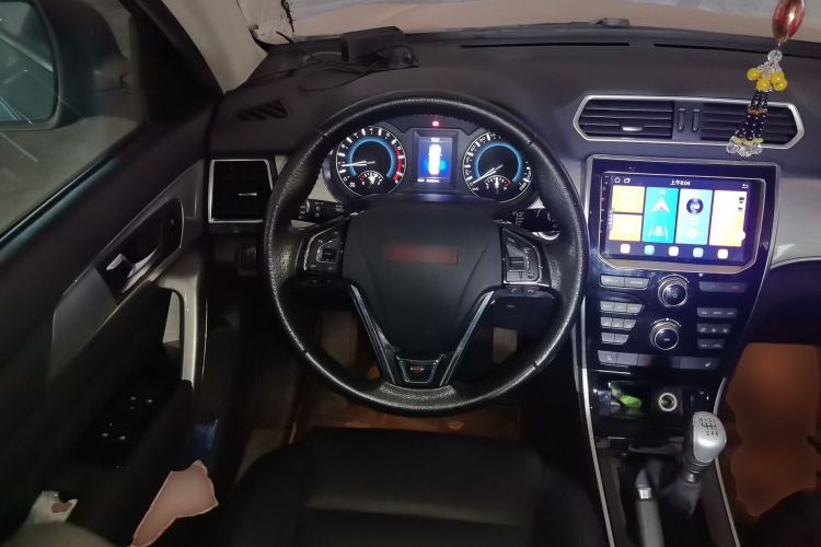 Used Haval H2 2014 1.5T Manual Two-Wheel Drive Elite Edition Steering Wheel